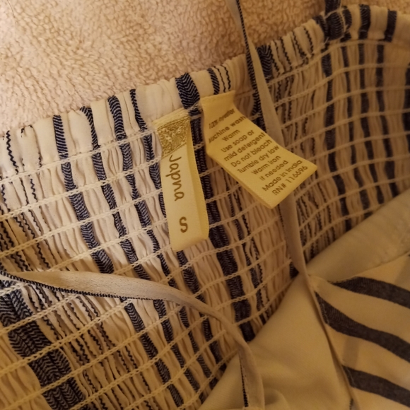 Jumpsuit or romper - Picture 2 of 3